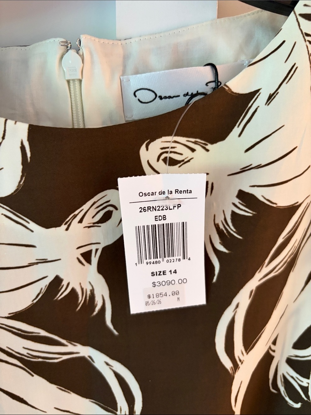 Oscar de la Renta Black and Cream Feather-Print Maxi Dress - Picture 2 of 7